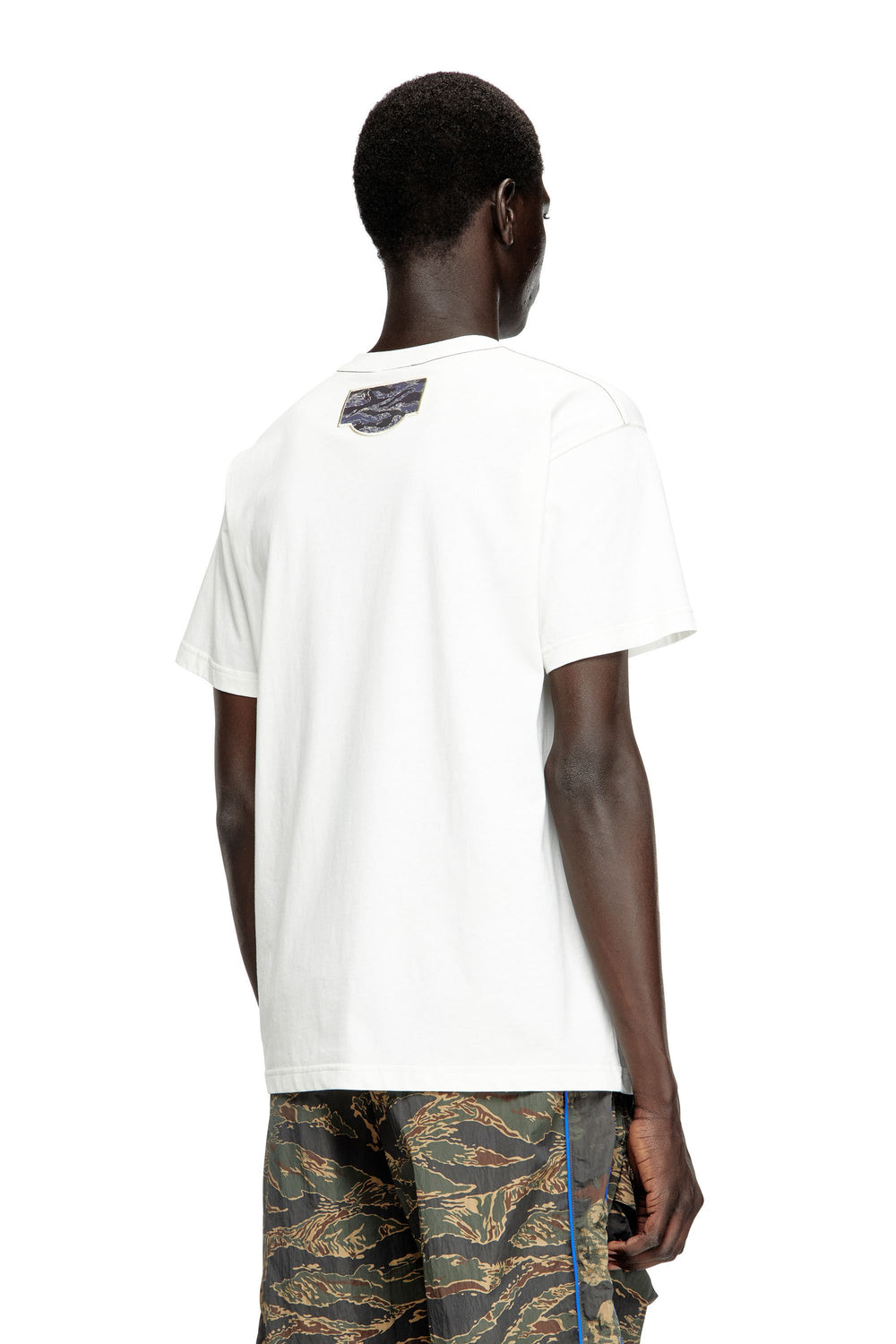 Men's T-shirt with camo logo patch White